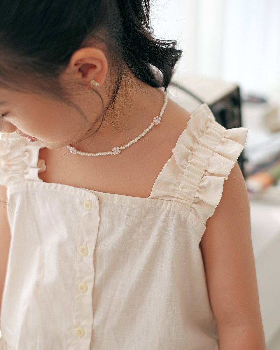 Aera Necklace in Pearl