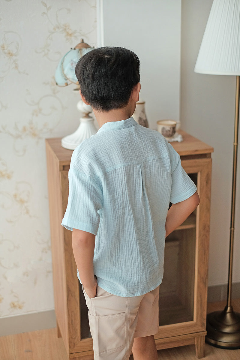 Collin Cargo Pocket Shorts in Khaki