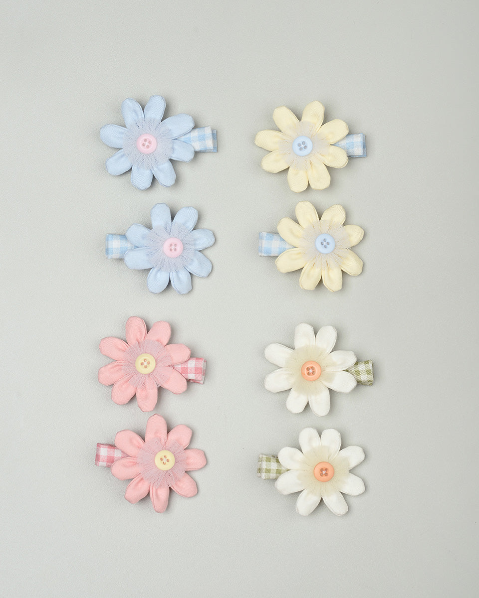 Daisy Flower in Pastel Yellow