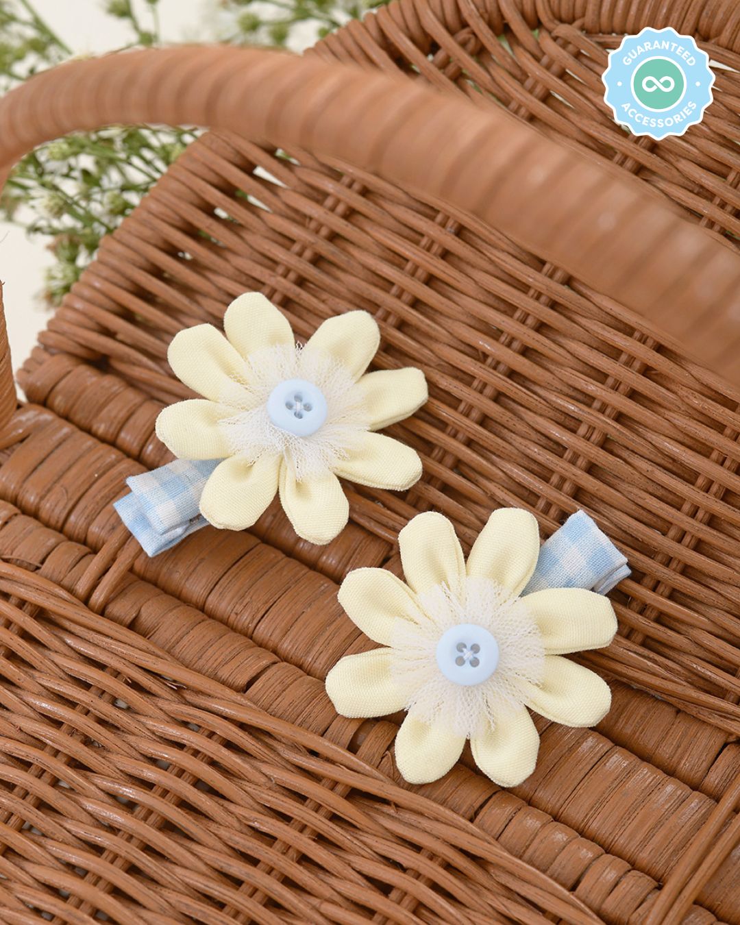 Daisy Flower in Pastel Yellow