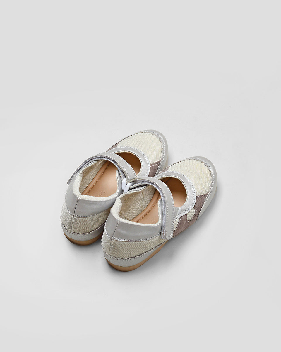 Dynamic Sneakers in Grey