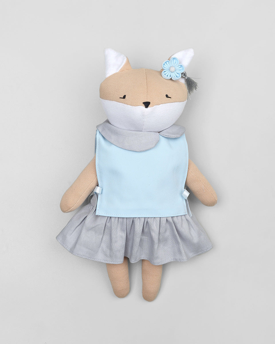 Zola Fox Doll in Wei Clothes