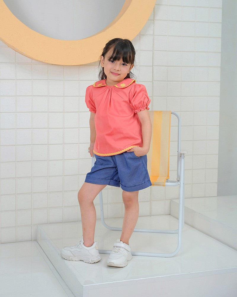 Nami Peterpan Collar Blouse in Coral