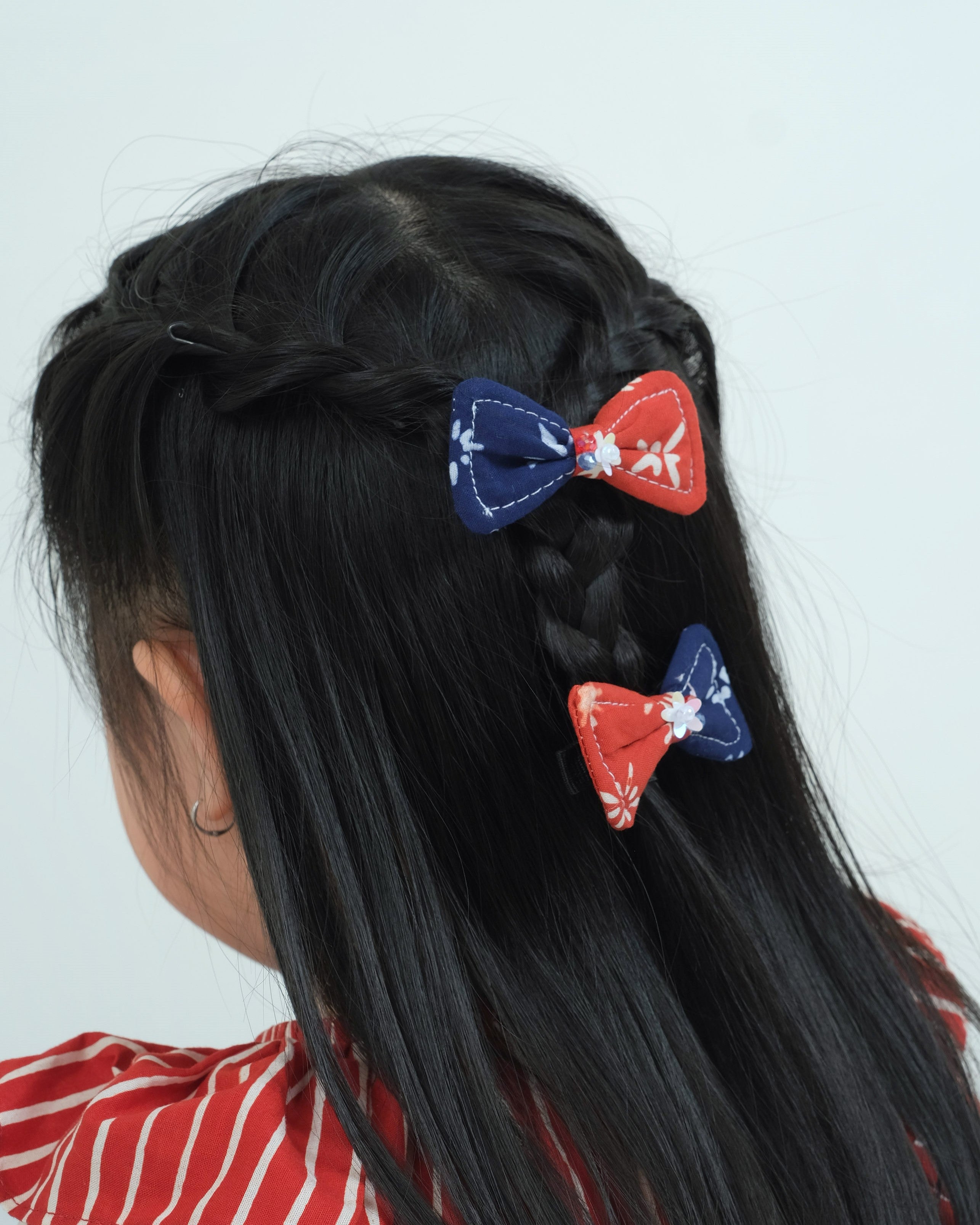 Girang Bow Hairpin in Navy-Red