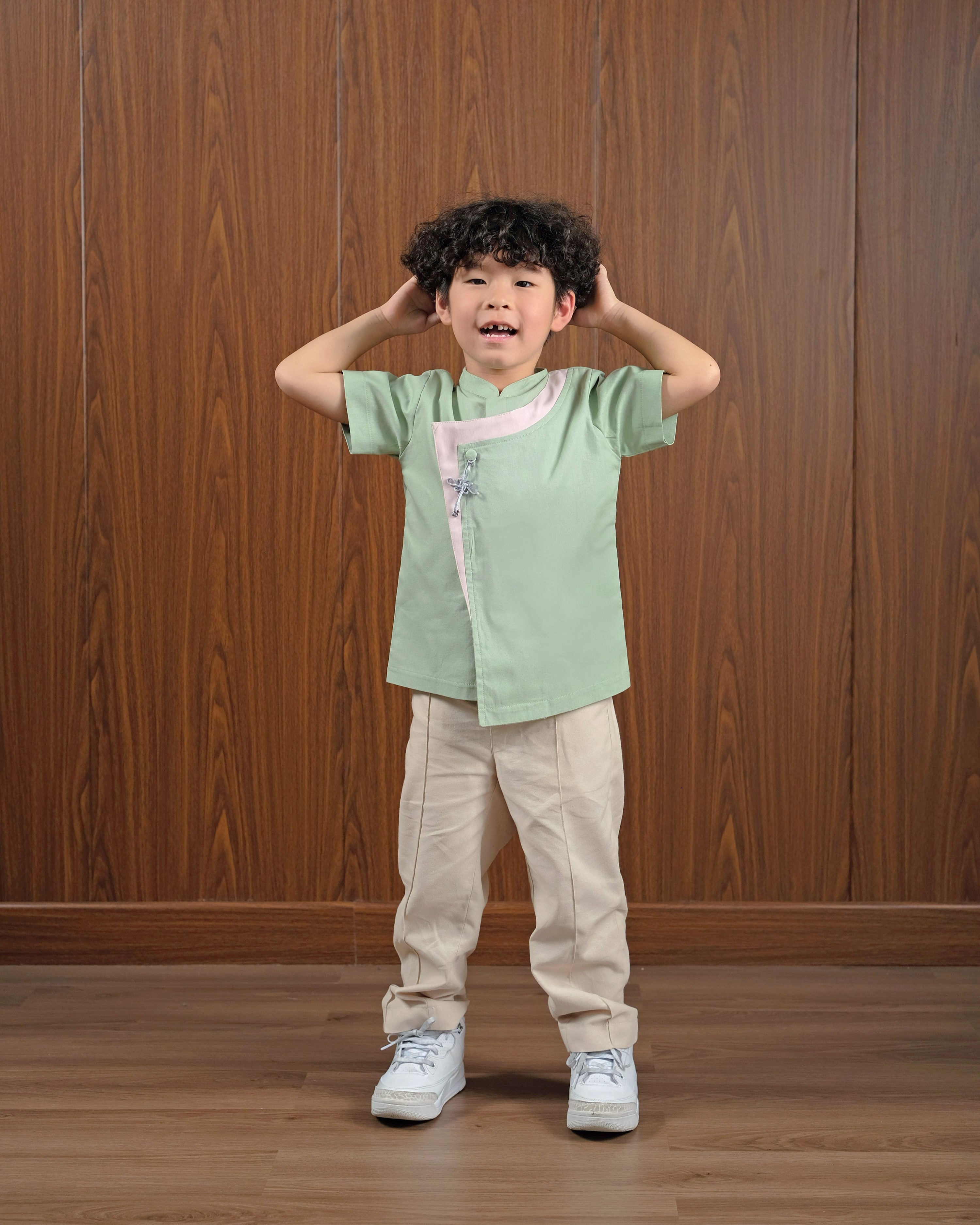 Han Qipao Shirt in Soft Green