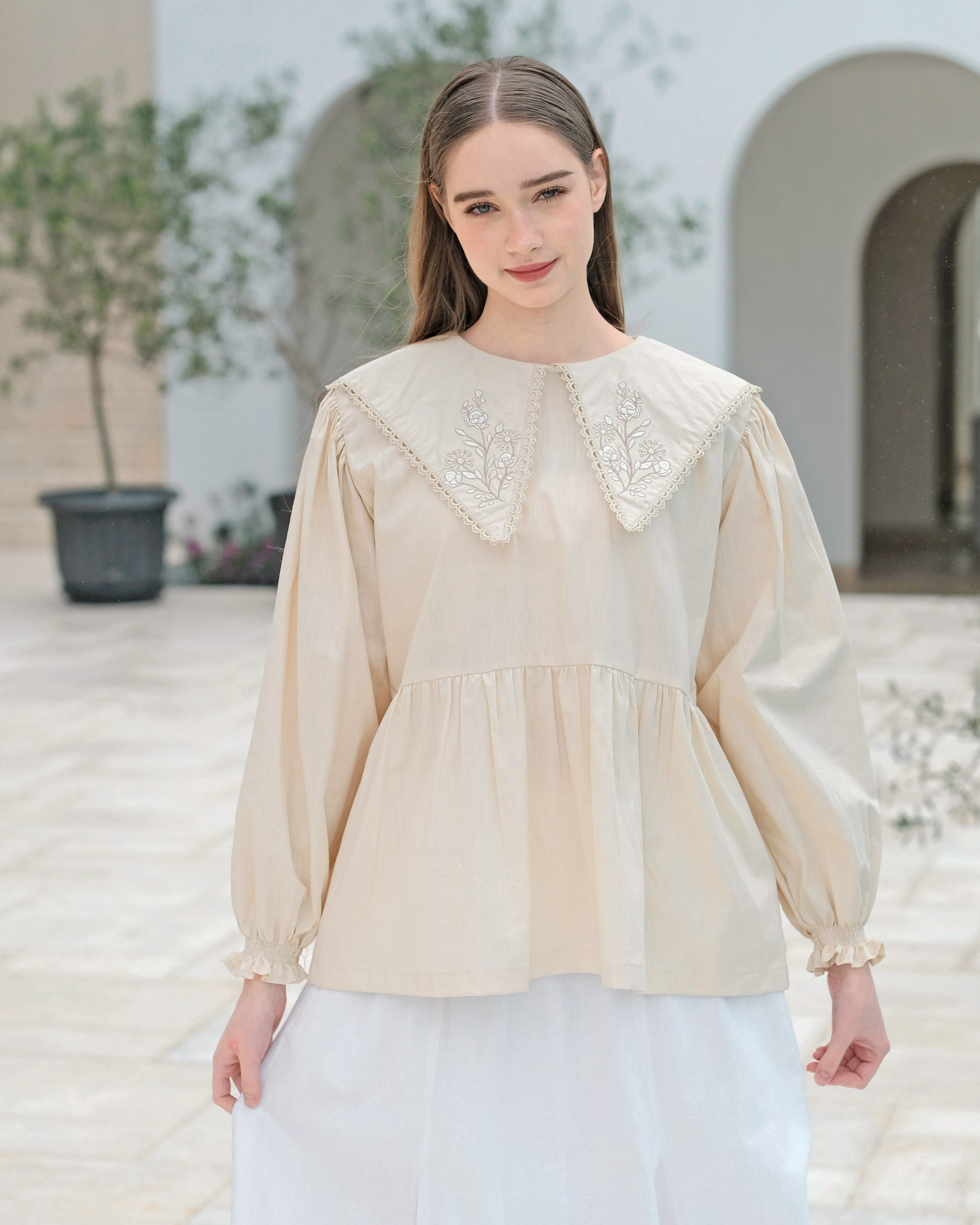 Lady Sera Collar Blouse in Goldie Cream