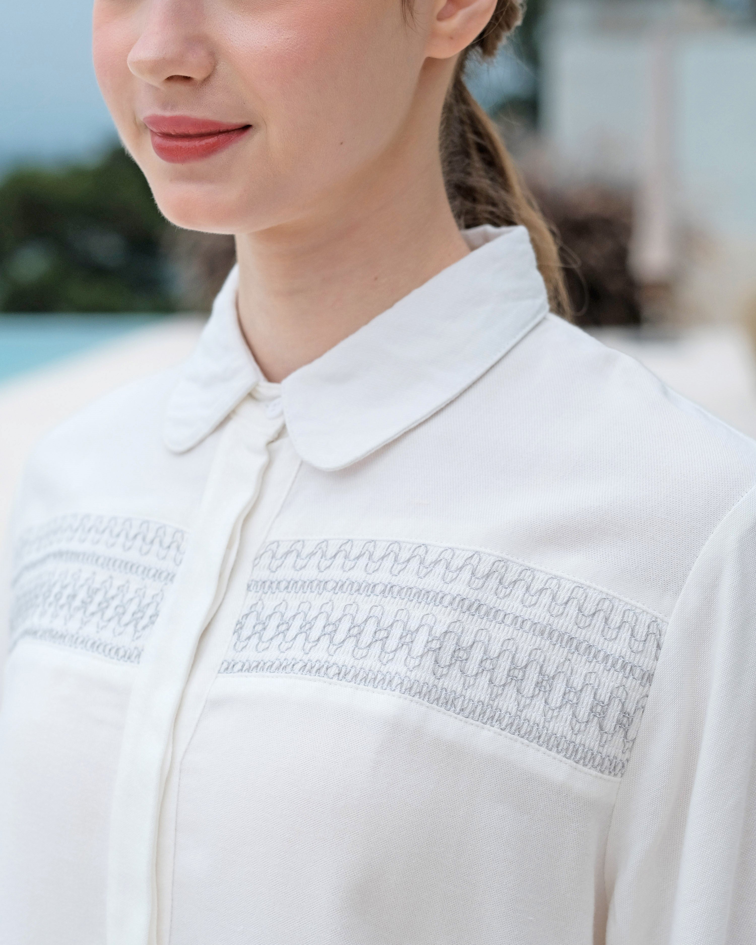 Lady Zeya Smock Blouse in Broken White