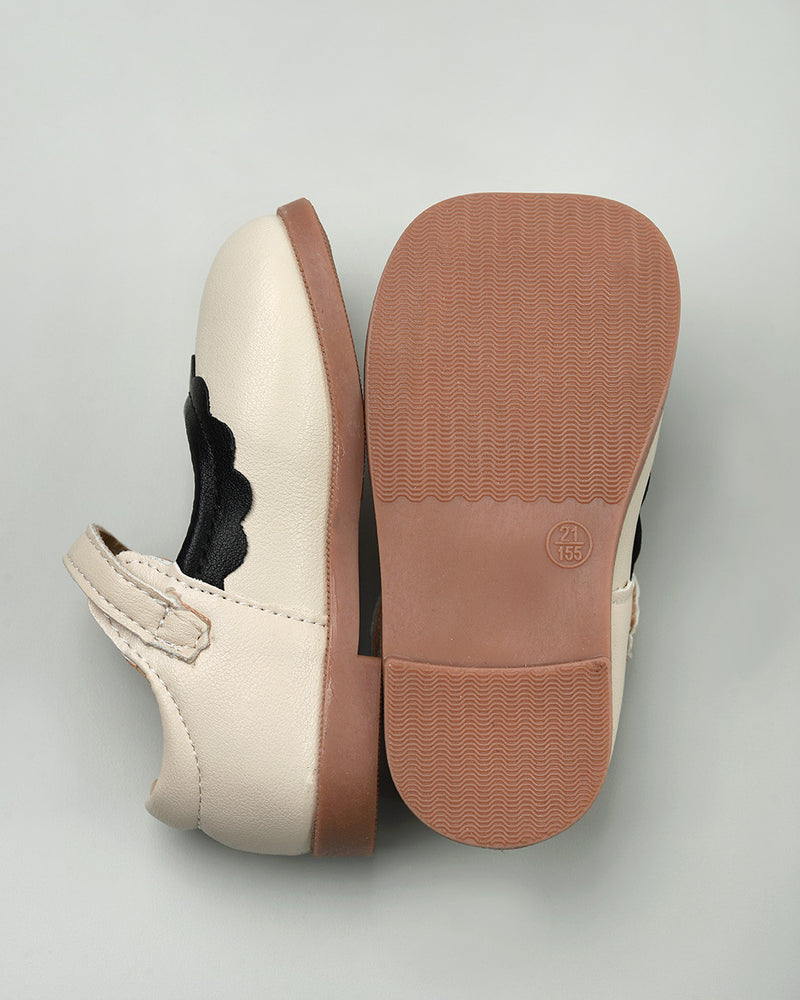 Clam Ballerina Shoes in White