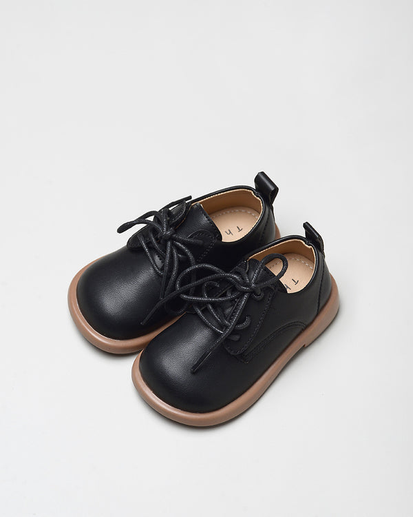 Raison Oxford Shoes in Black