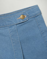 LEVI SKORT JEANS IN LIGHT DENIM