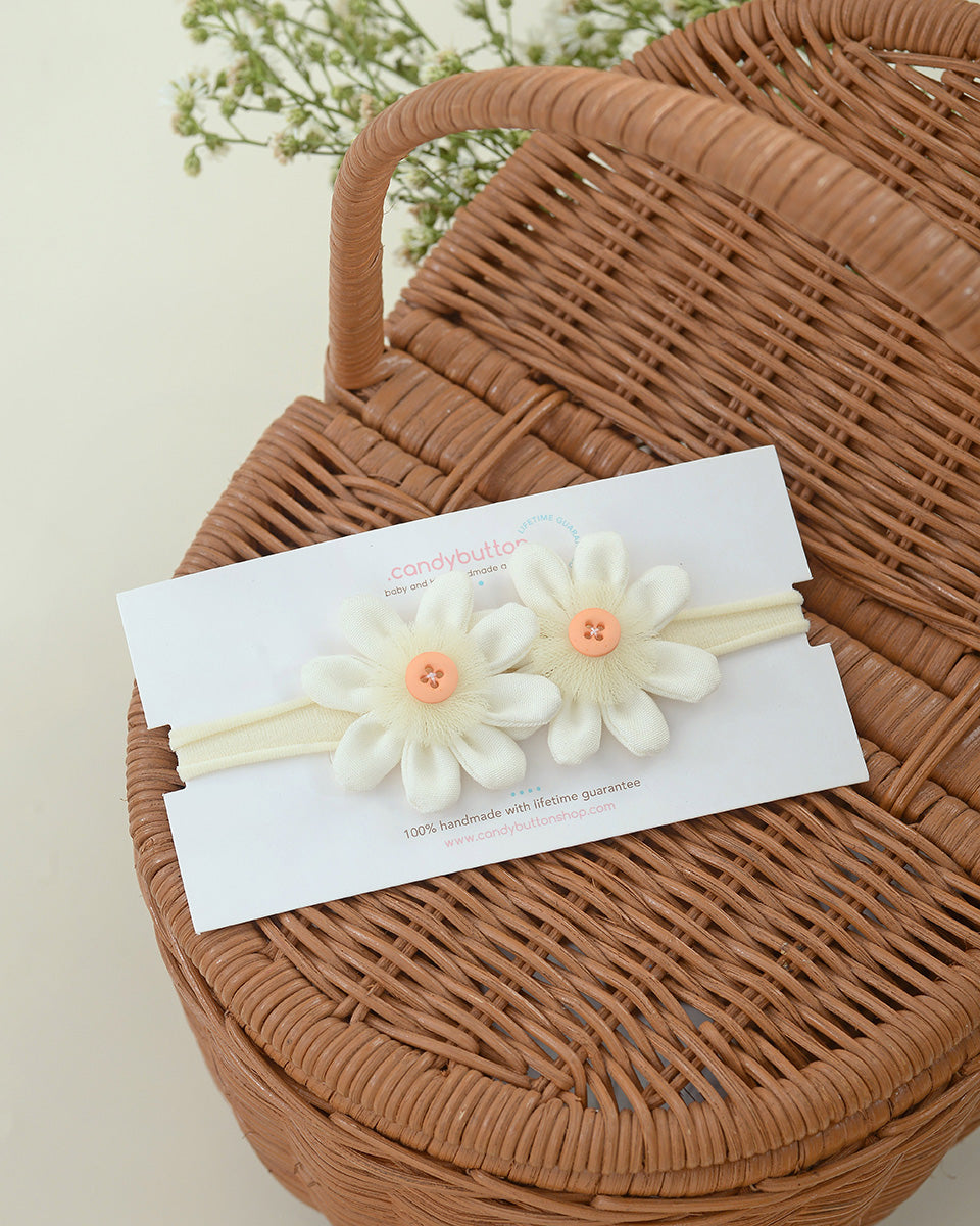 Daisy Flower in White