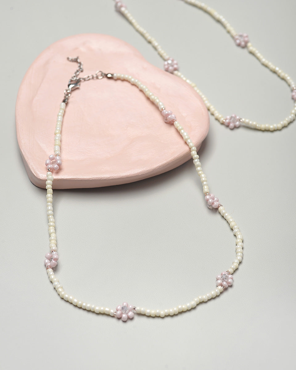 Aera Necklace in Pearl