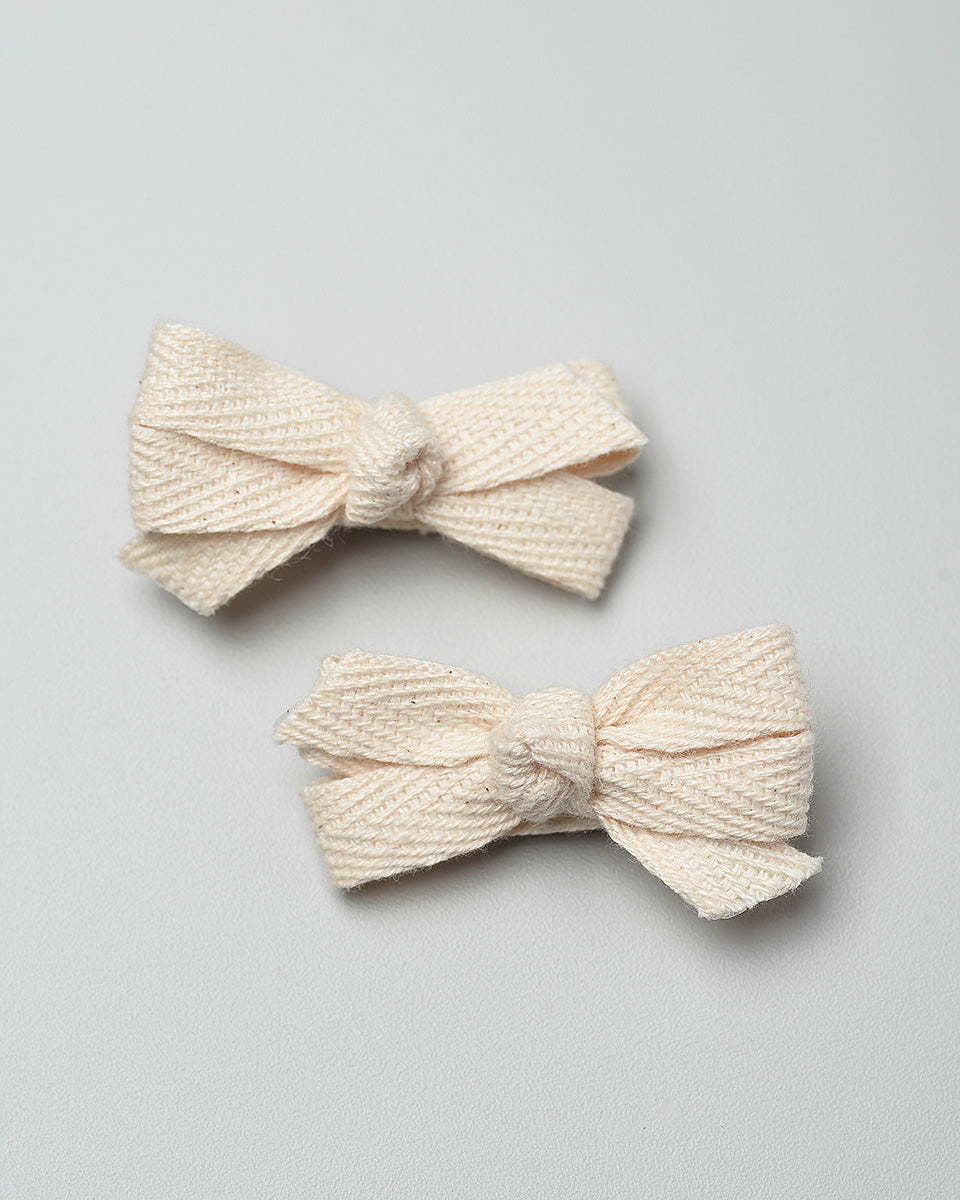 Cute Bow Hairpin in Vanilla