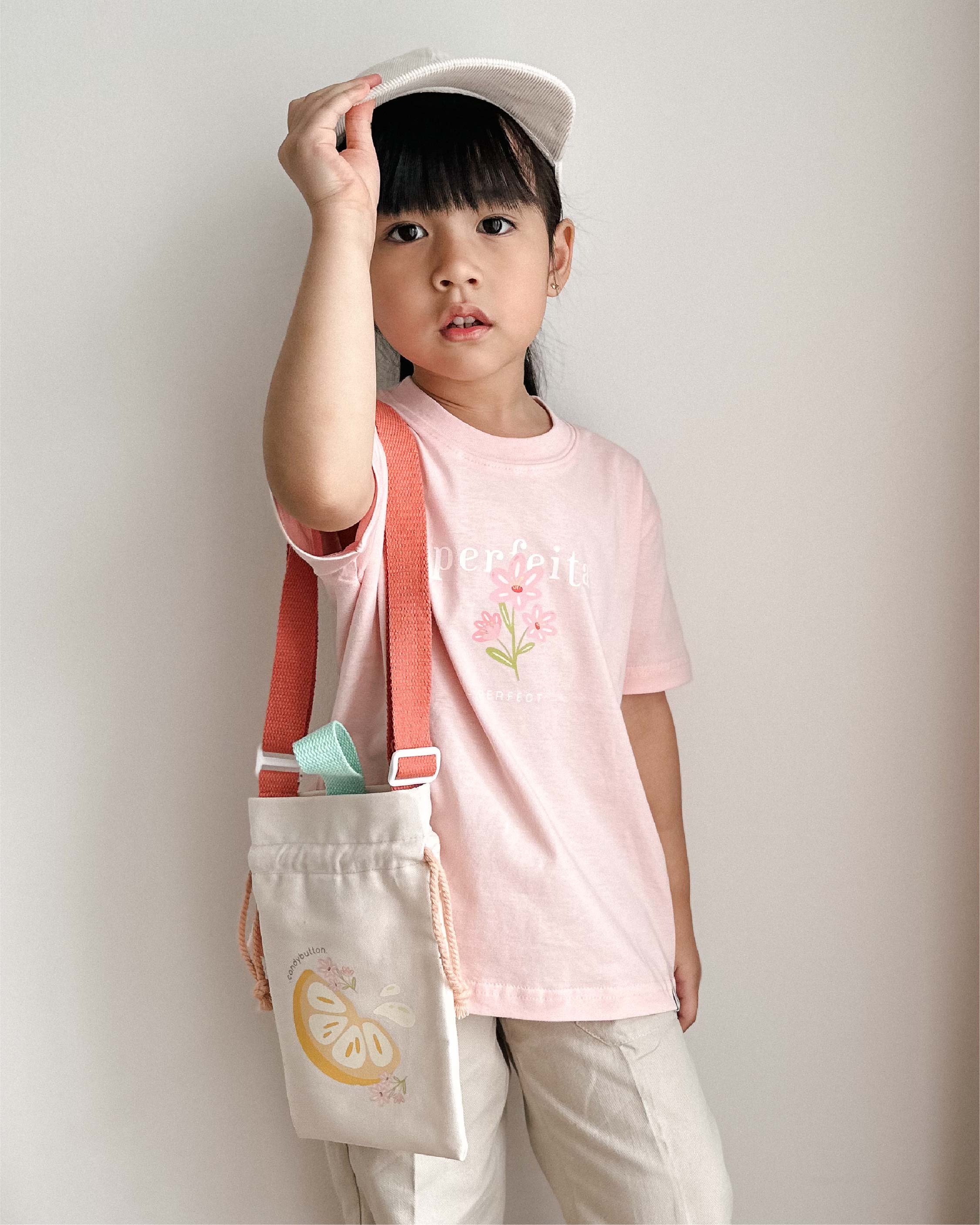 T-shirt : Perfeita Girl in Peach