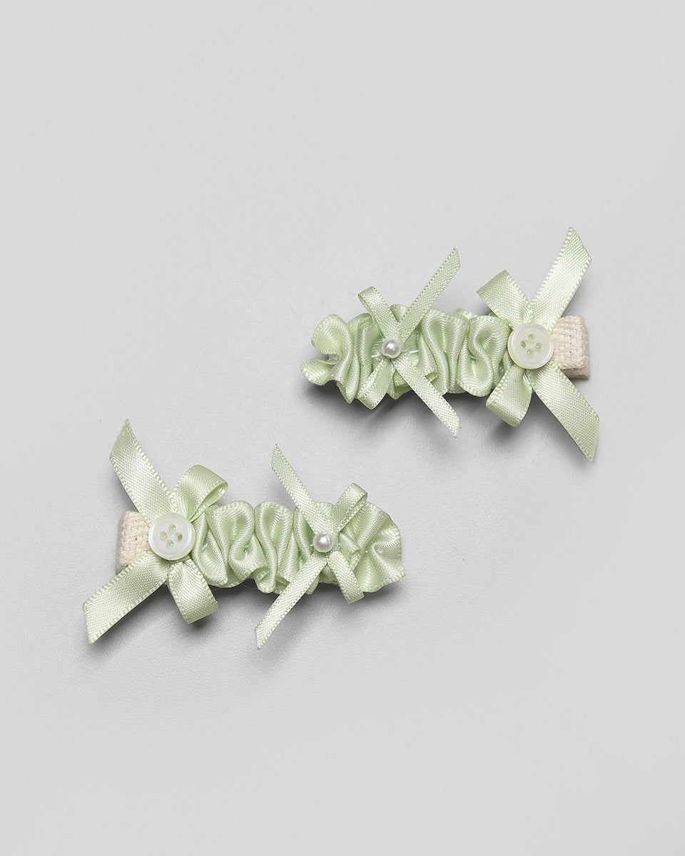 Frosty Swirl Ruffle Hairpin in Green