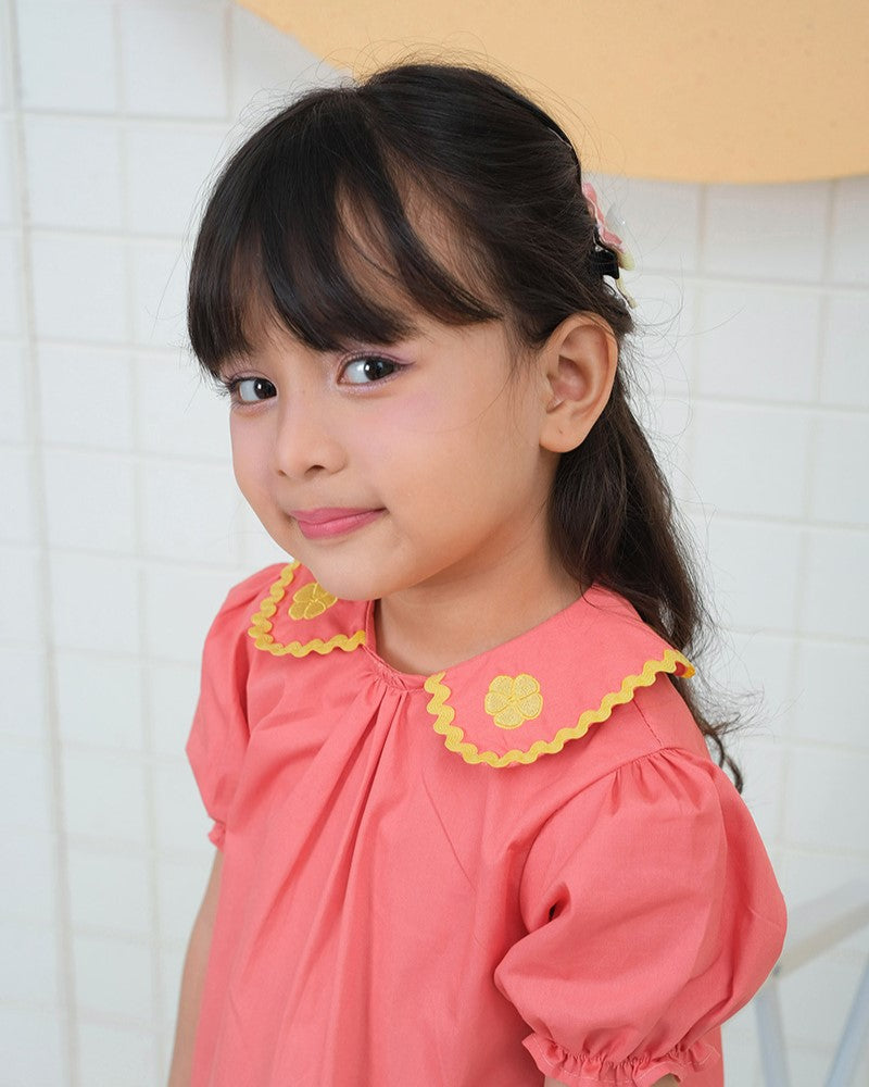 Nami Peterpan Collar Blouse in Coral