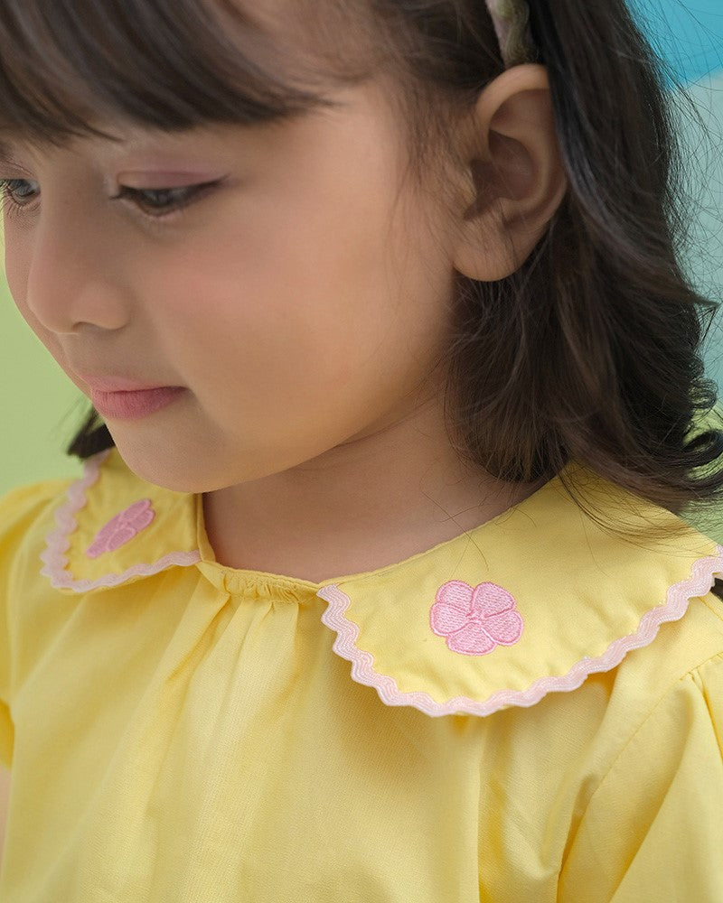 Nami Peterpan Collar Blouse in Yellow