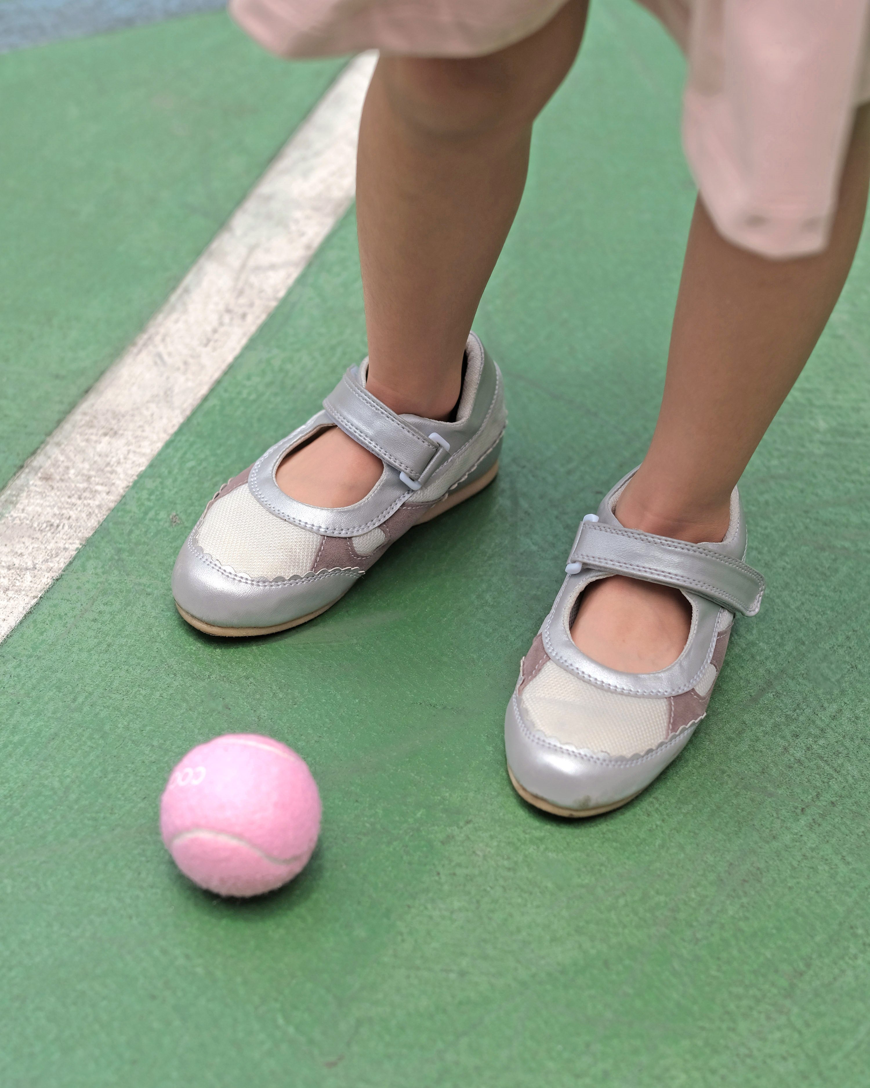 Dynamic Sneakers in Grey