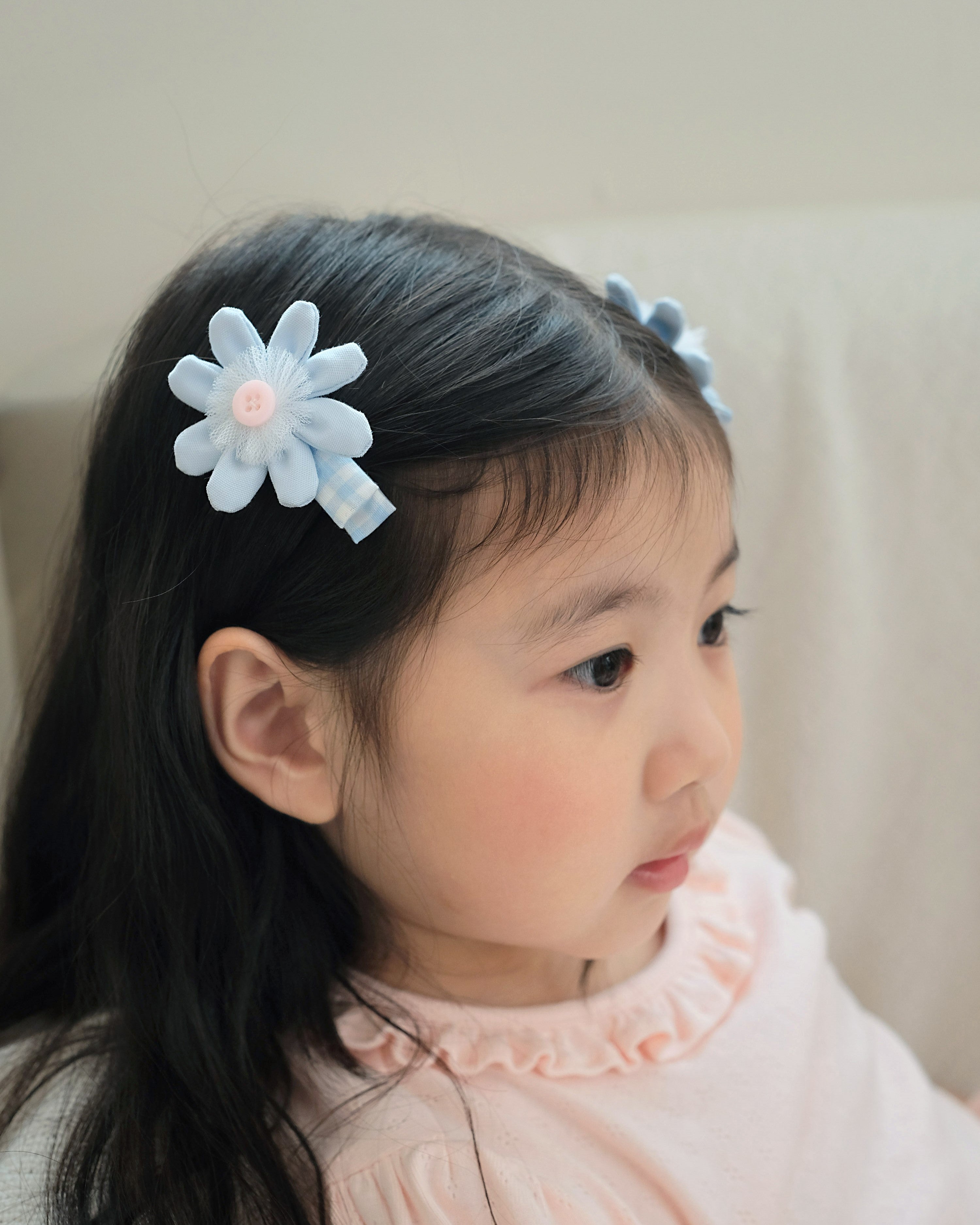 Daisy Flower in Light Blue