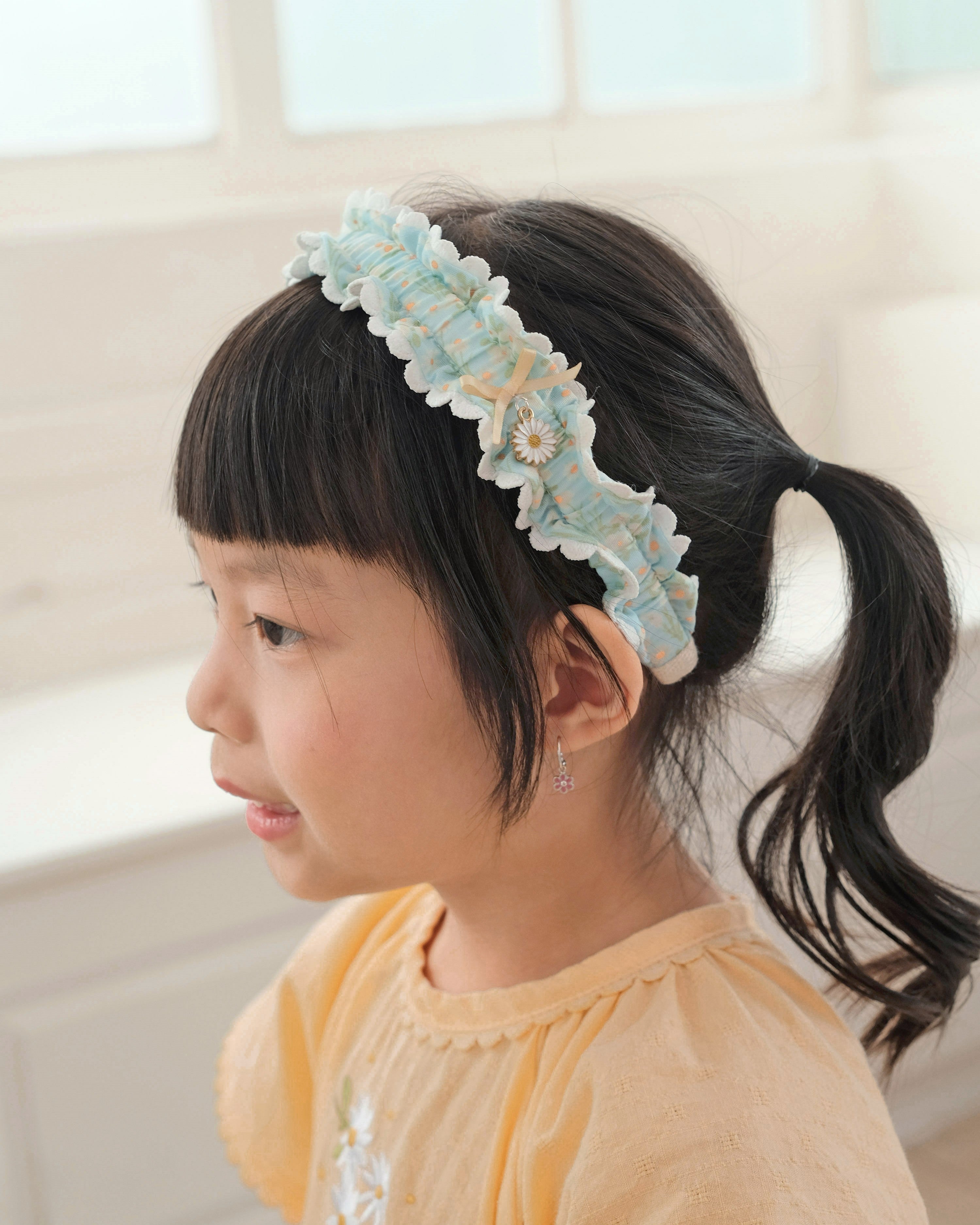 Ruffles Headband in Daisy