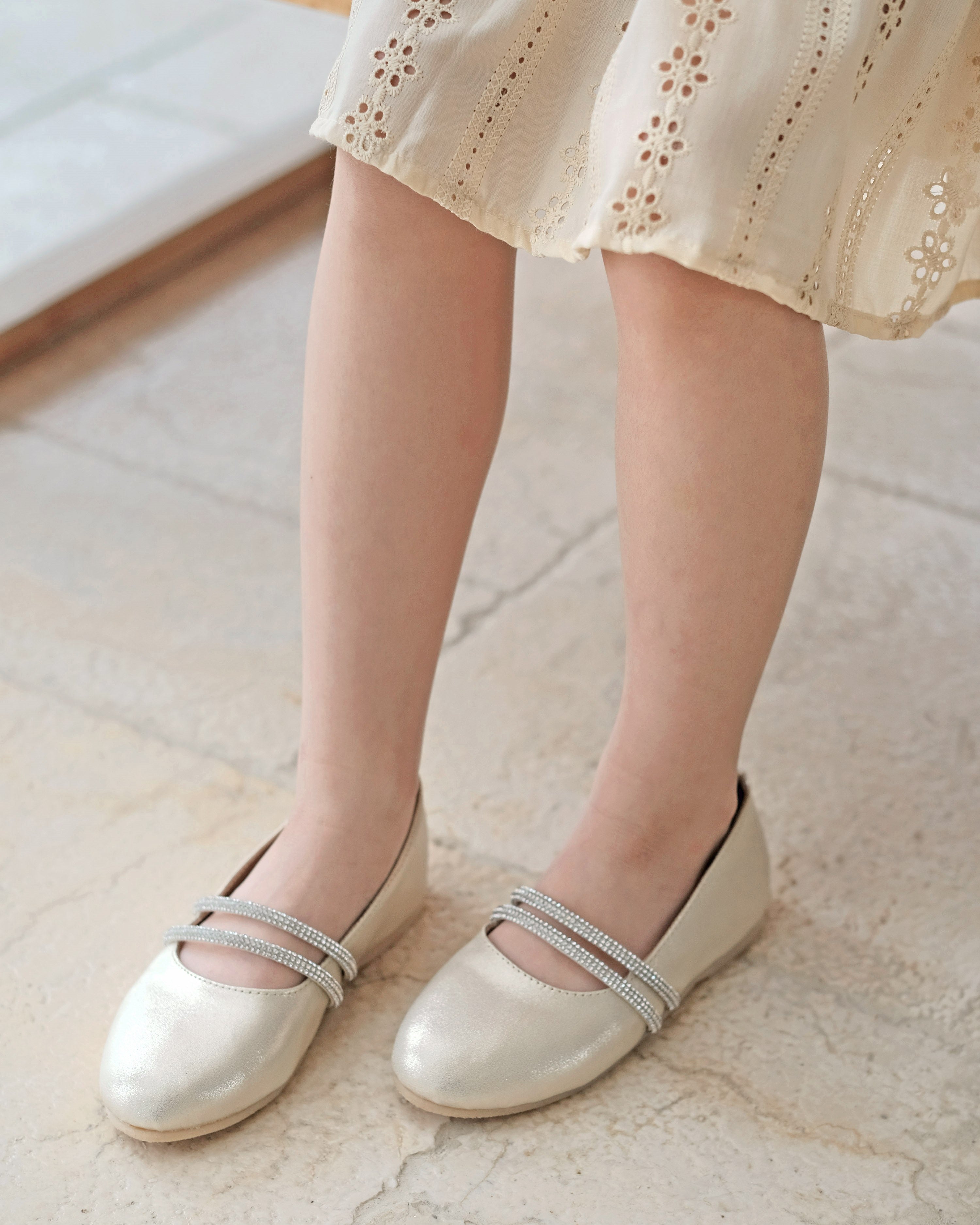 Zaira Gliterry Shoes in Cream
