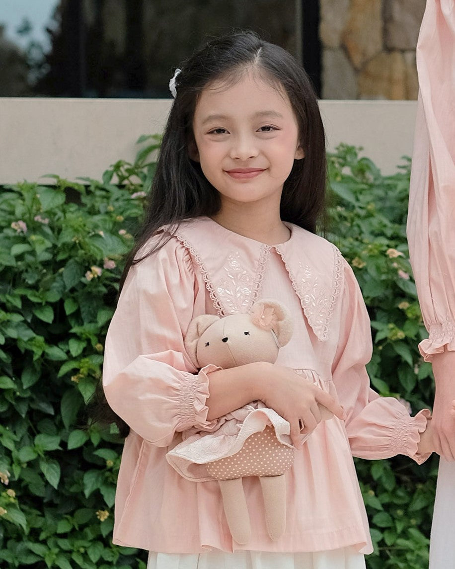 Mochi Mouse Doll in Mellisandre Clothes