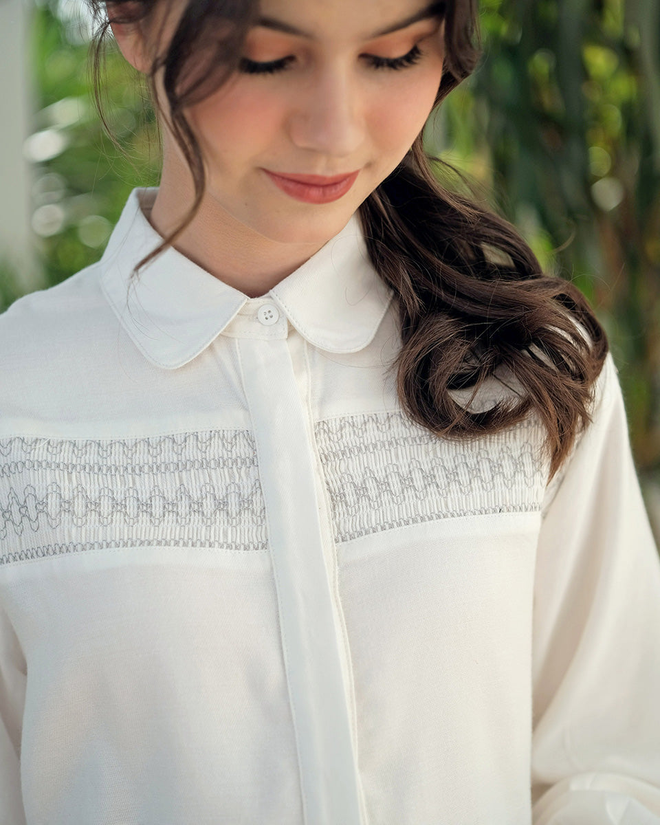 Lady Zeya Smock Blouse in Broken White