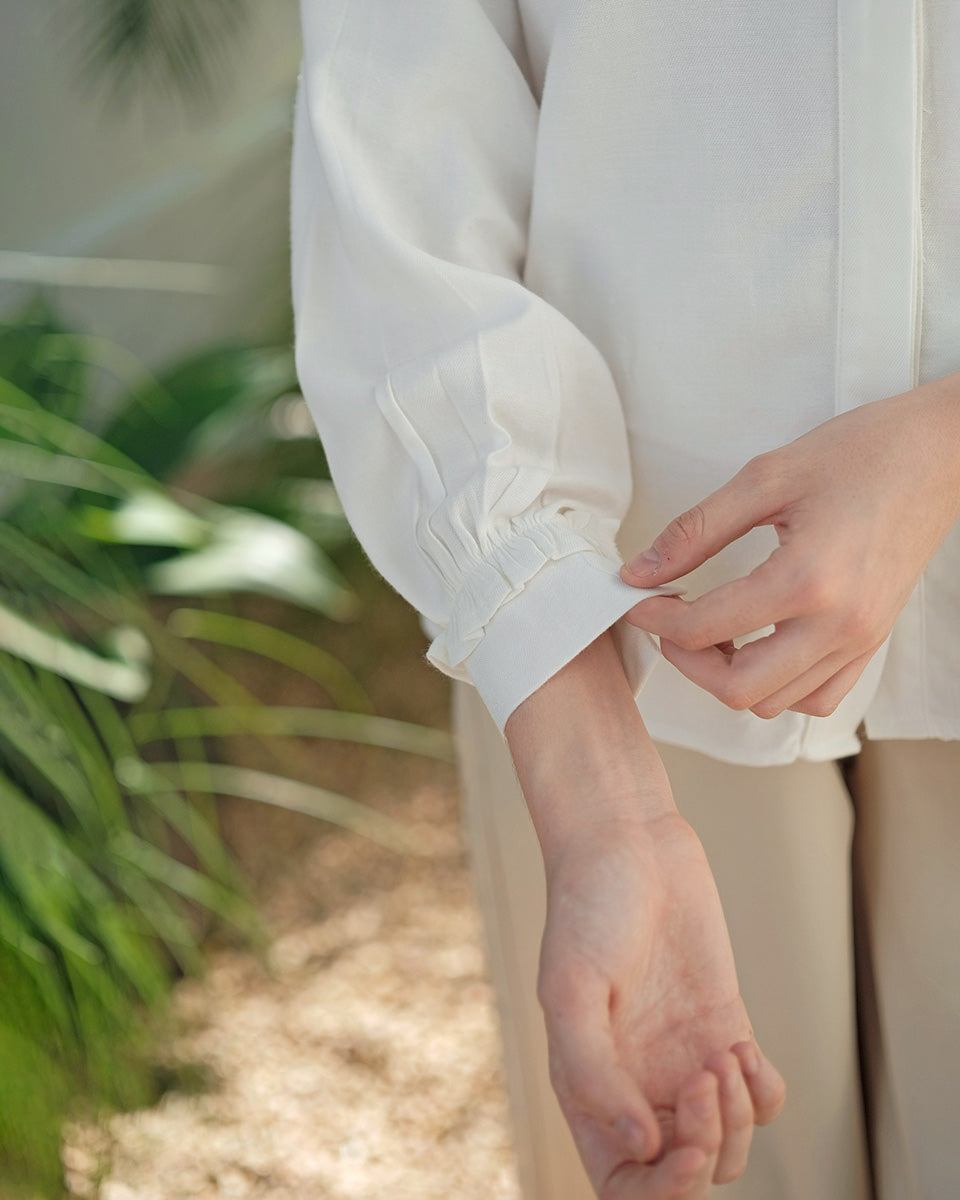 Lady Zeya Smock Blouse in Broken White