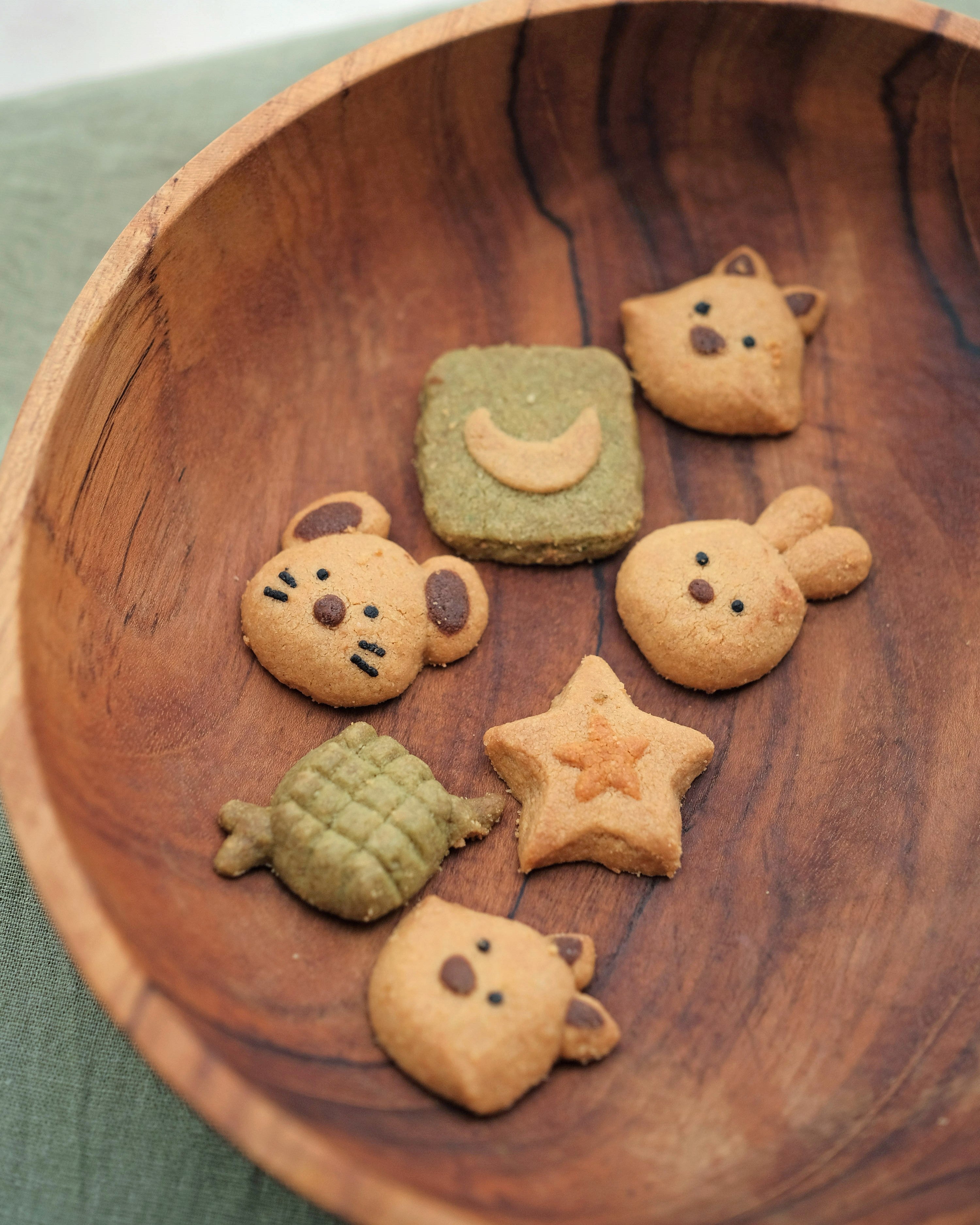 candybutton Almond Cookies
